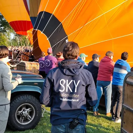 Sky Ballonvaarten & *